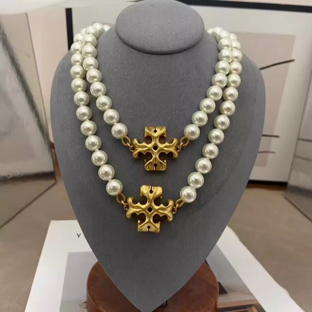 Tory Burch Roxanne Gold Plated Beaded Medium Pearl Chain Necklace W TB Logo